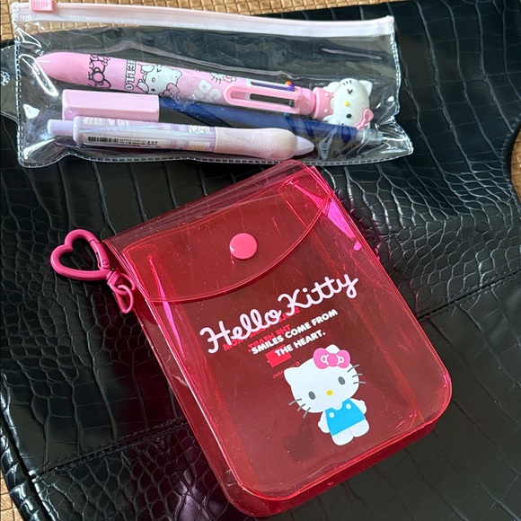 Hello Kitty Accessory Set - Picture 3 of 3